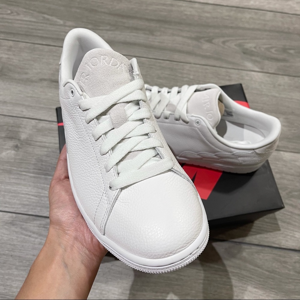 Air Jordan 1 Low White Men’s - Picture 2 of 8
